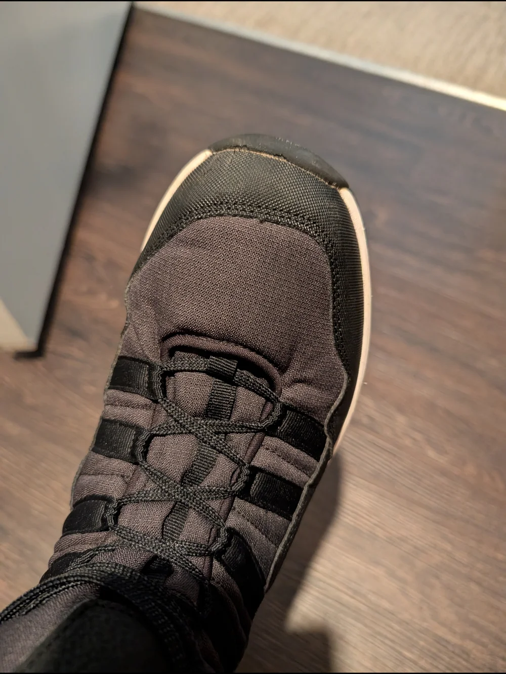 Quechua Men's Black and White Waterproof Trail Boots